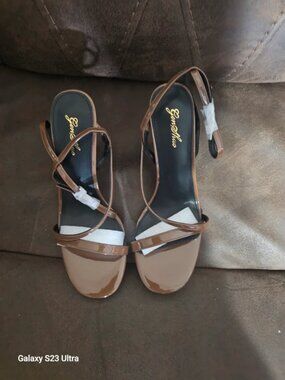Genshuo Brown heels